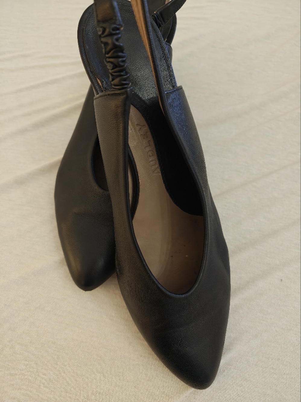 Audley Black Slingback Pointed-Toe Pumps - Undetermined Brand